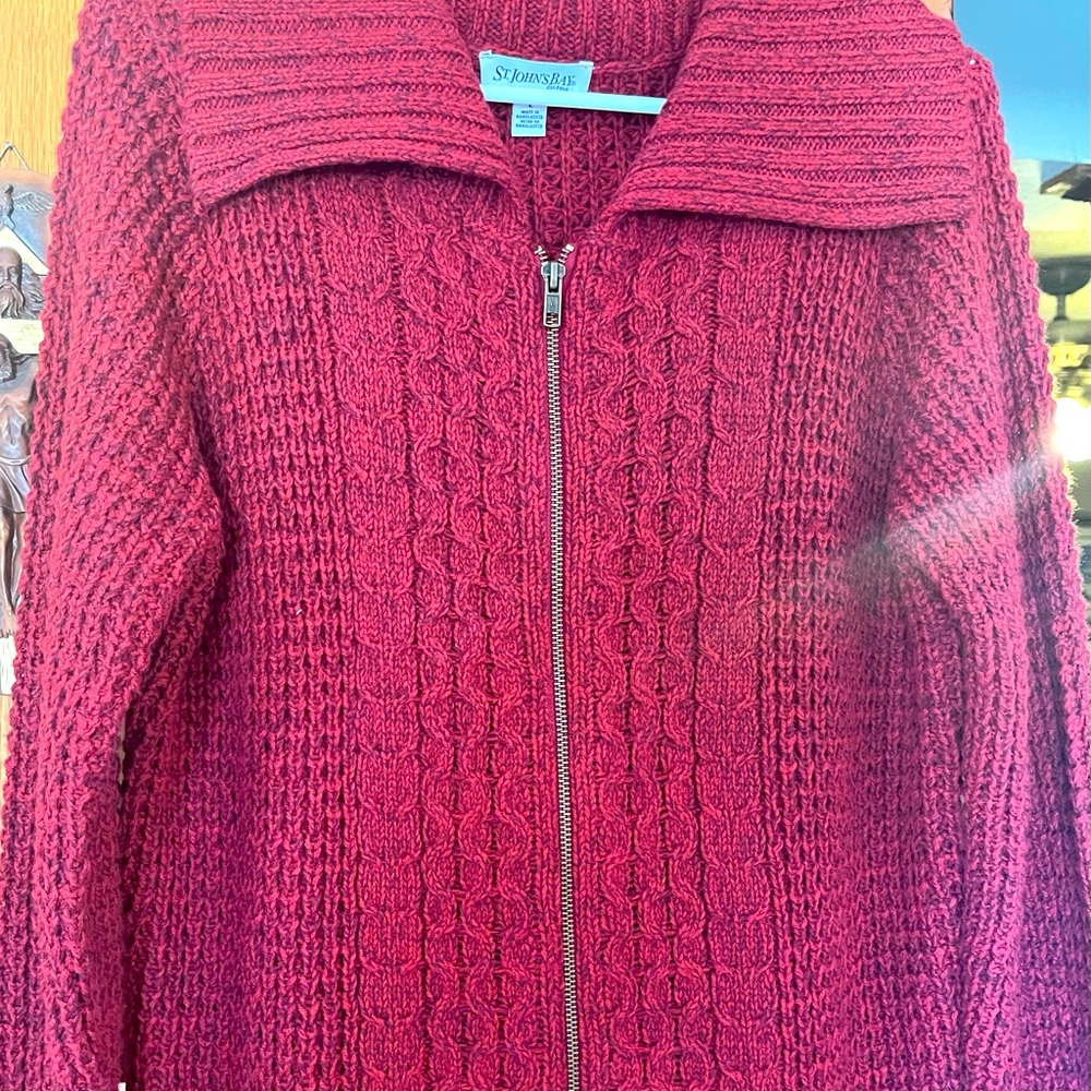 Zip up sweater.. new without tags..